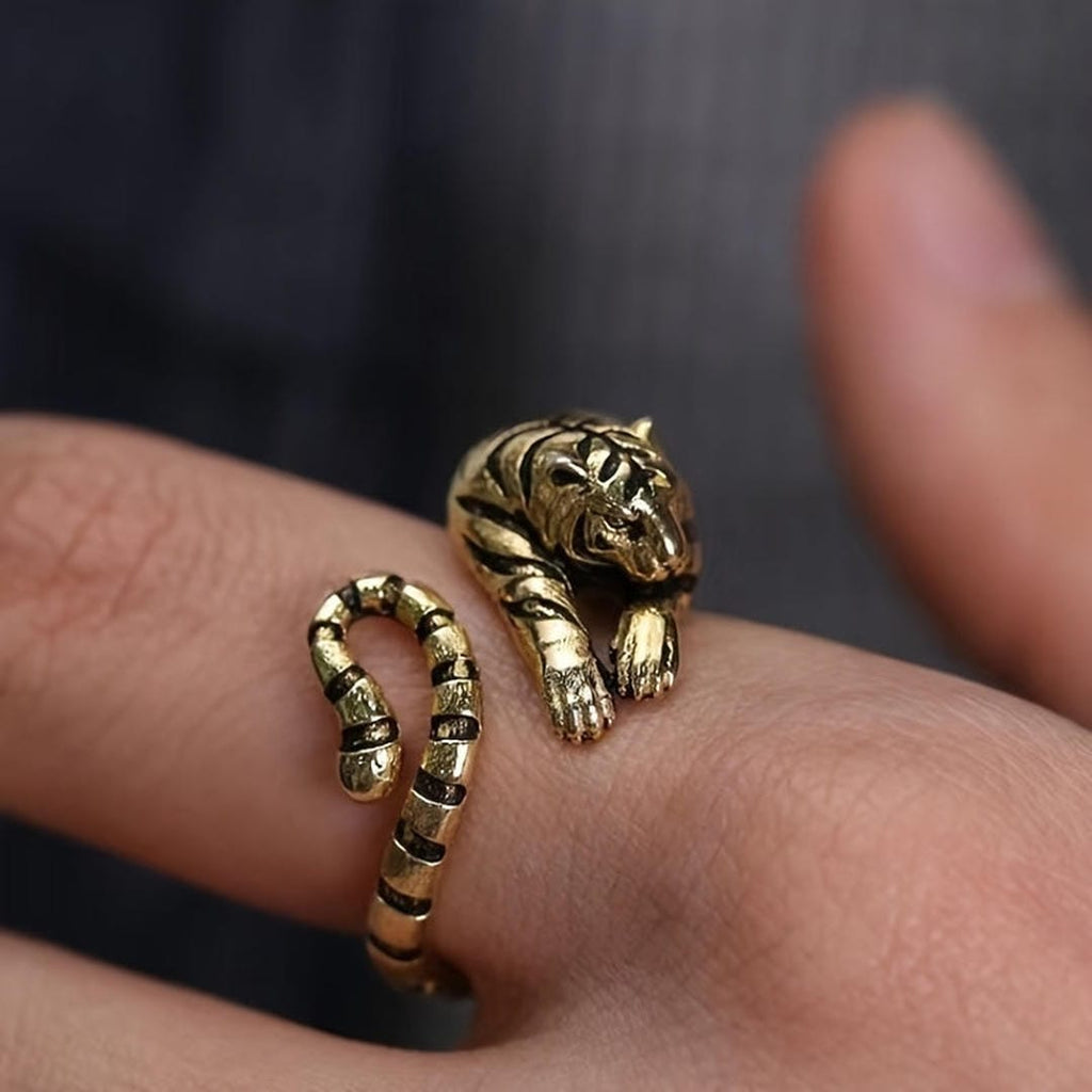 Tiger Hug Adjustable Ring