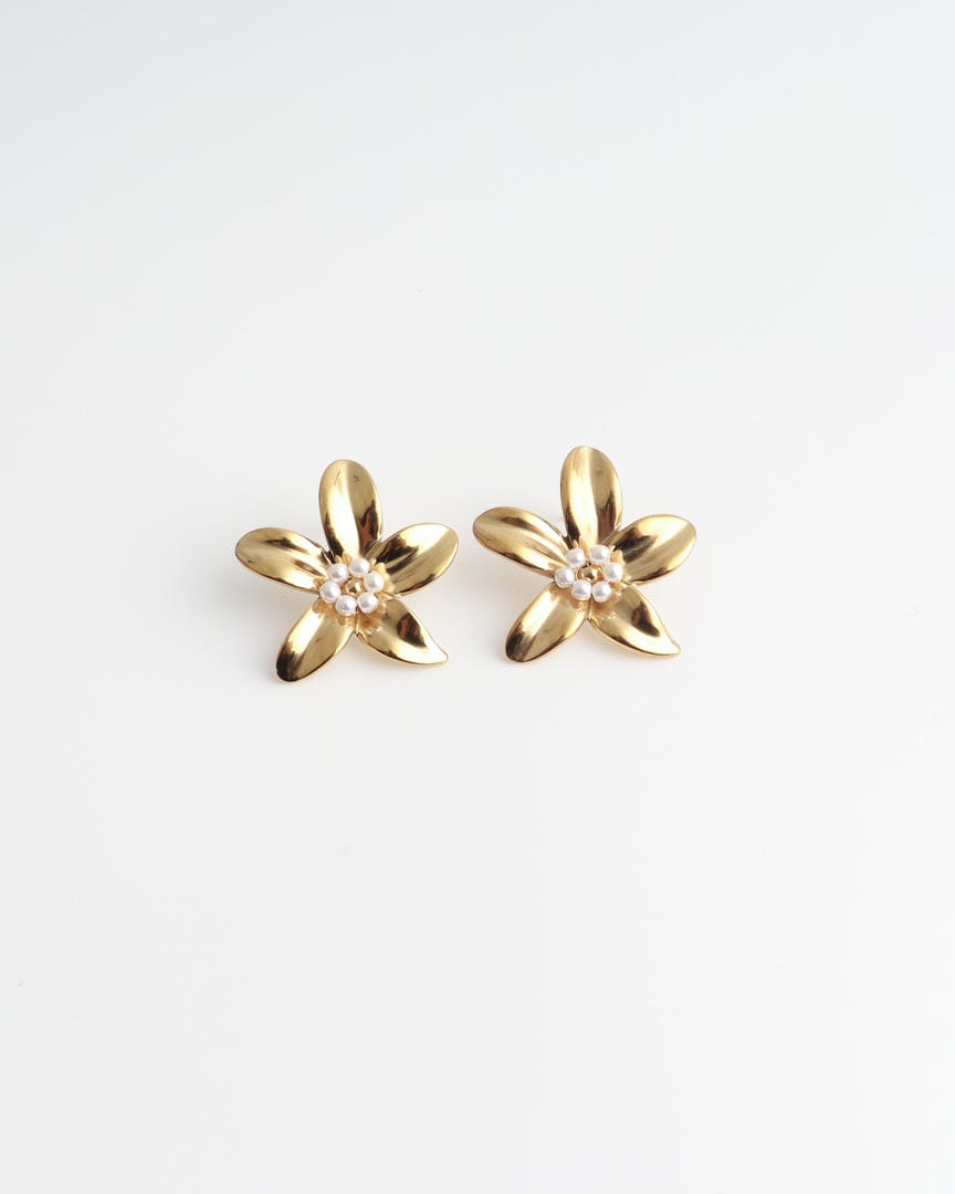 Toned Pearl Flower Stud Earrings