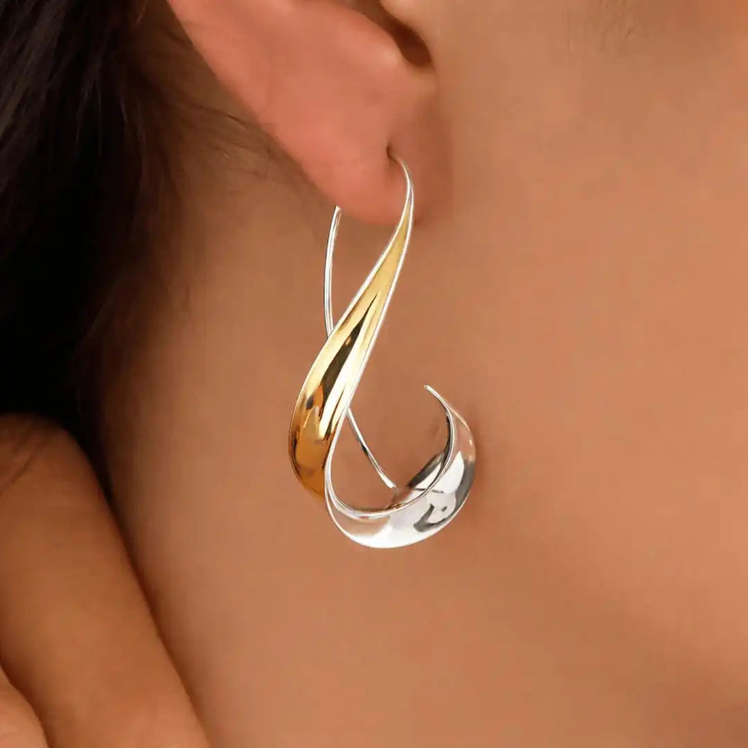 Refined Timeless Gold Elegance Earrings