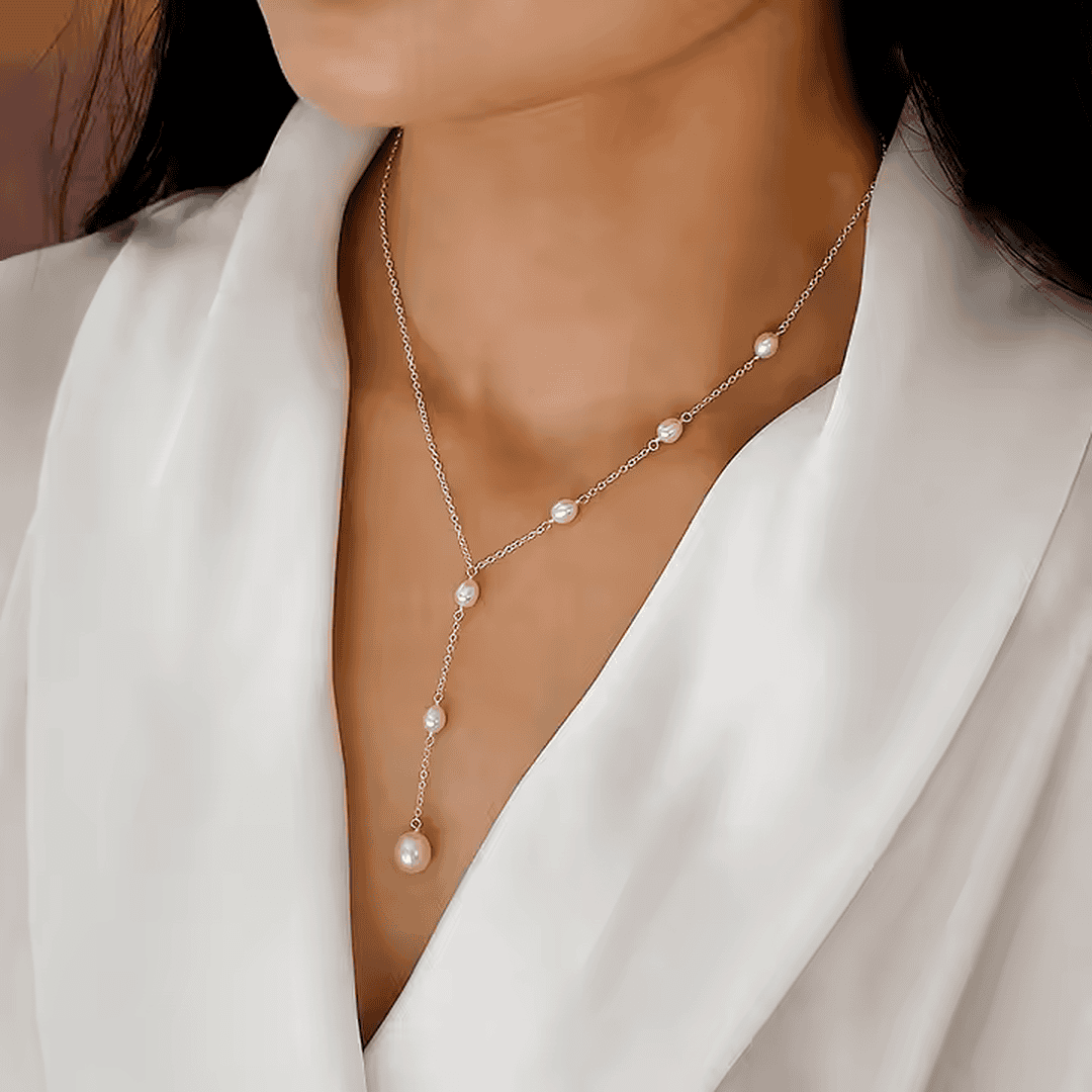 Vintage Inspired Pearl Pendant Necklace