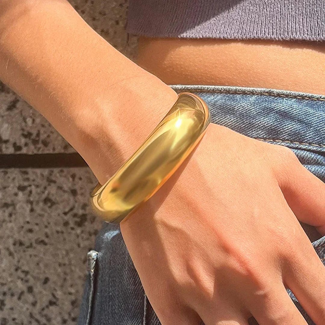 Timeless Smooth Gold Bangle