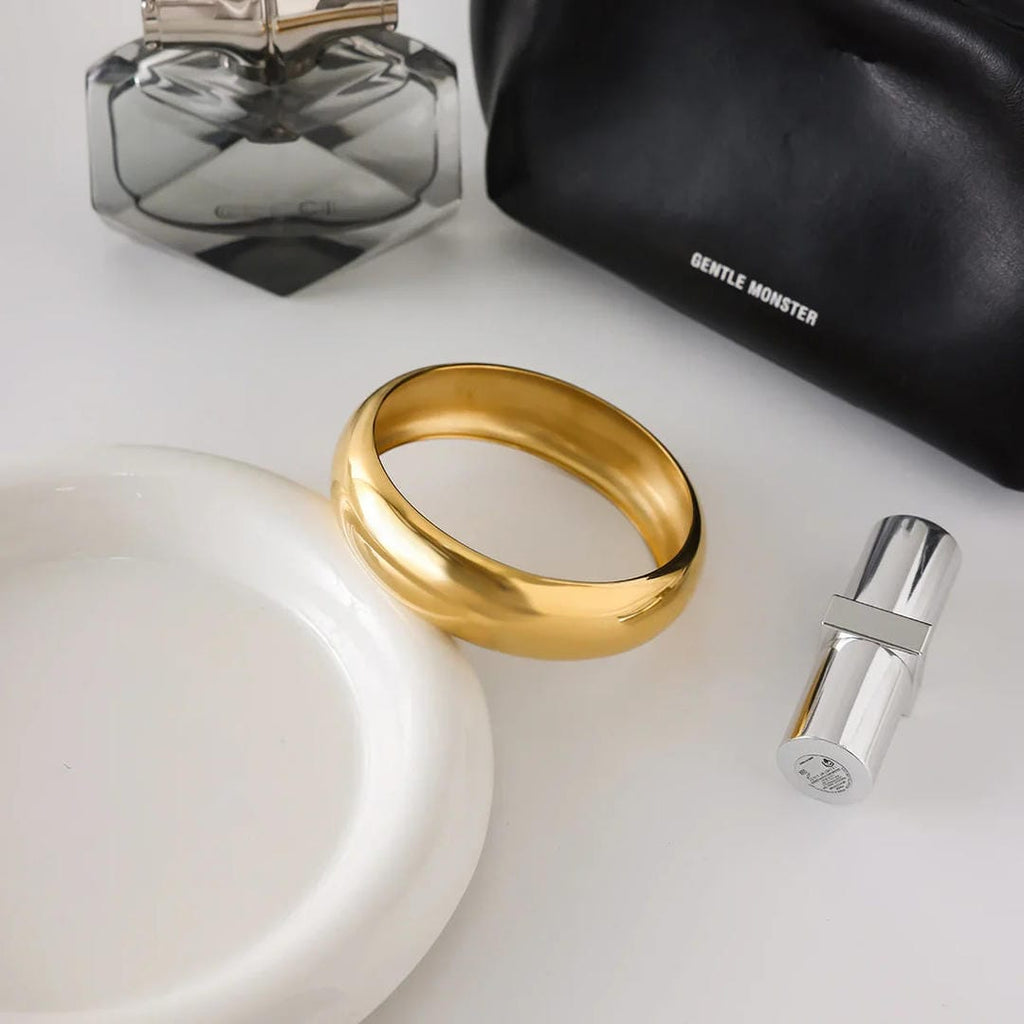 Timeless Smooth Gold Bangle