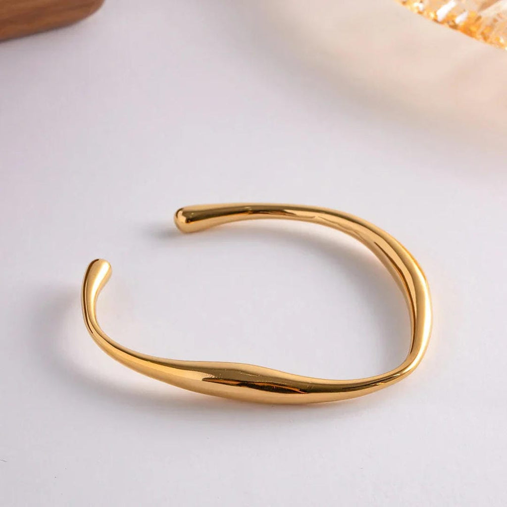 Timeless Luxe Spiral Gold Bangle