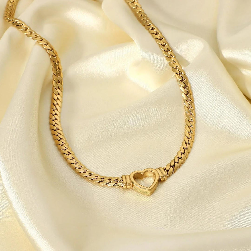 Elegant Hollow Heart Gold Choker
