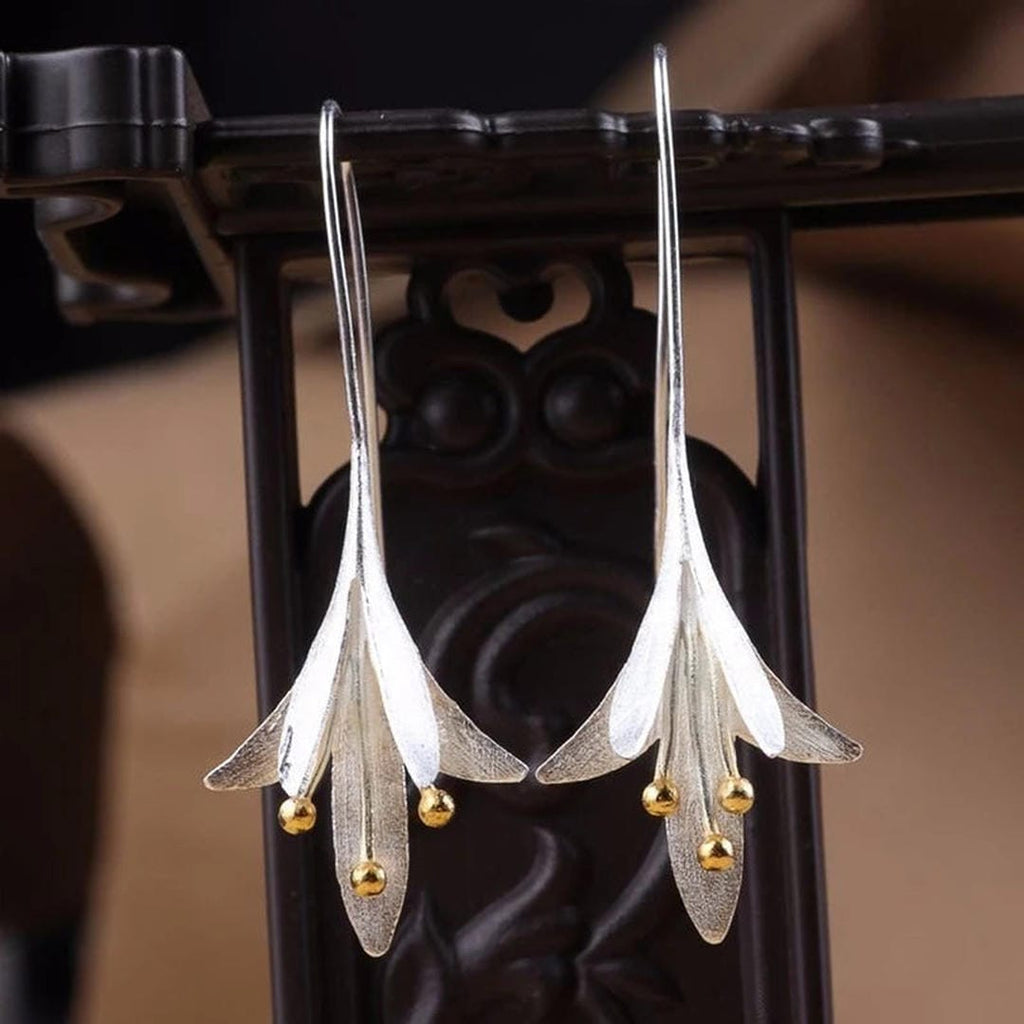 Elegant Silver Flower Earrings