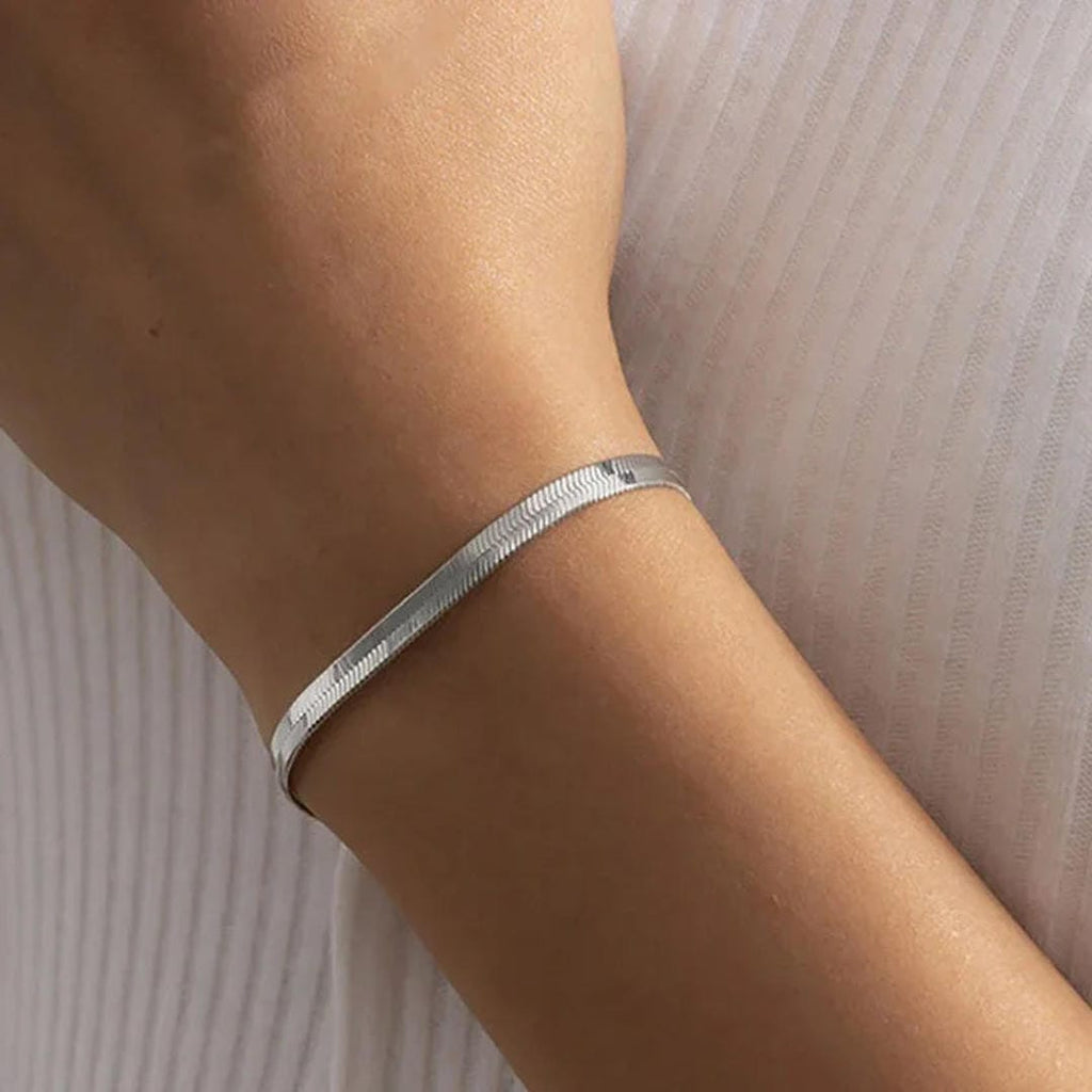 Lustrous Vida Herringbone Wristpiece