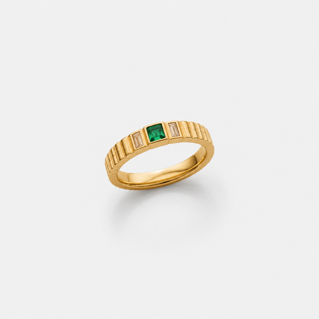 Bold Emerald Statement Ring