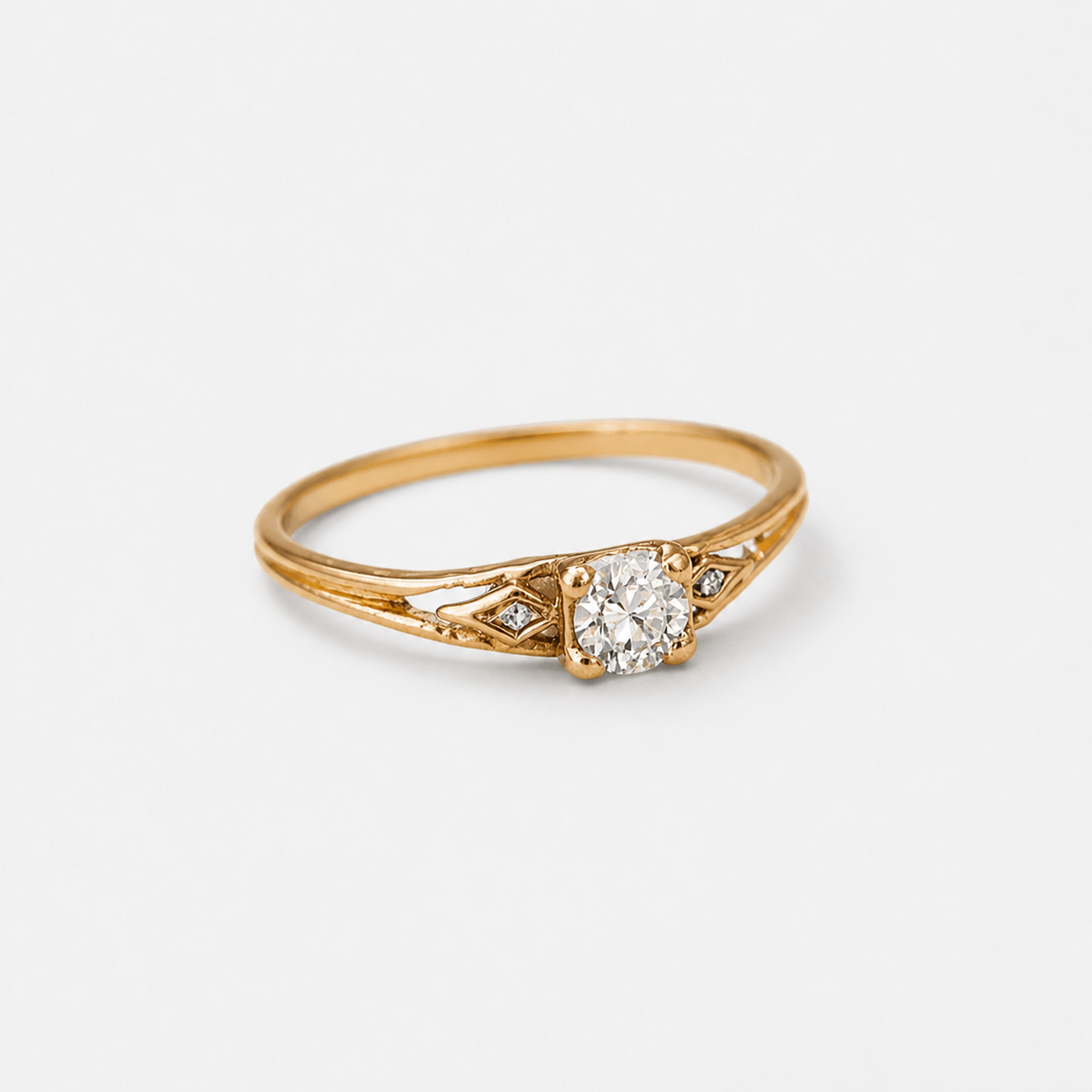 Classic Vintage Gold Zirconia Ring