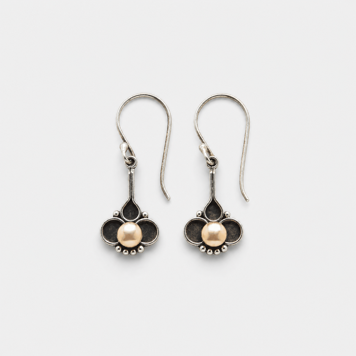 Boho Clover Pearl Silver Earrings