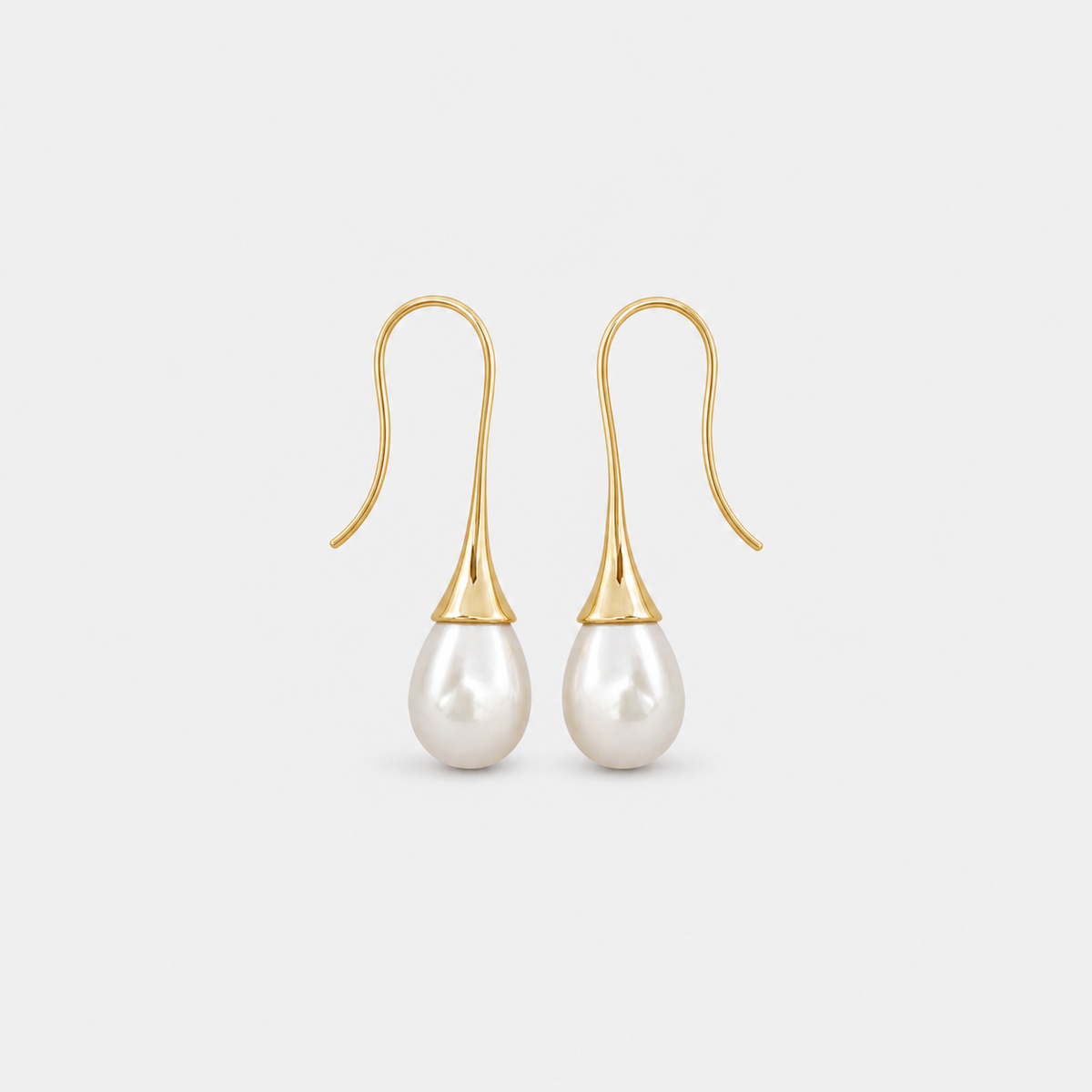 Classic Pearl Helena Earrings