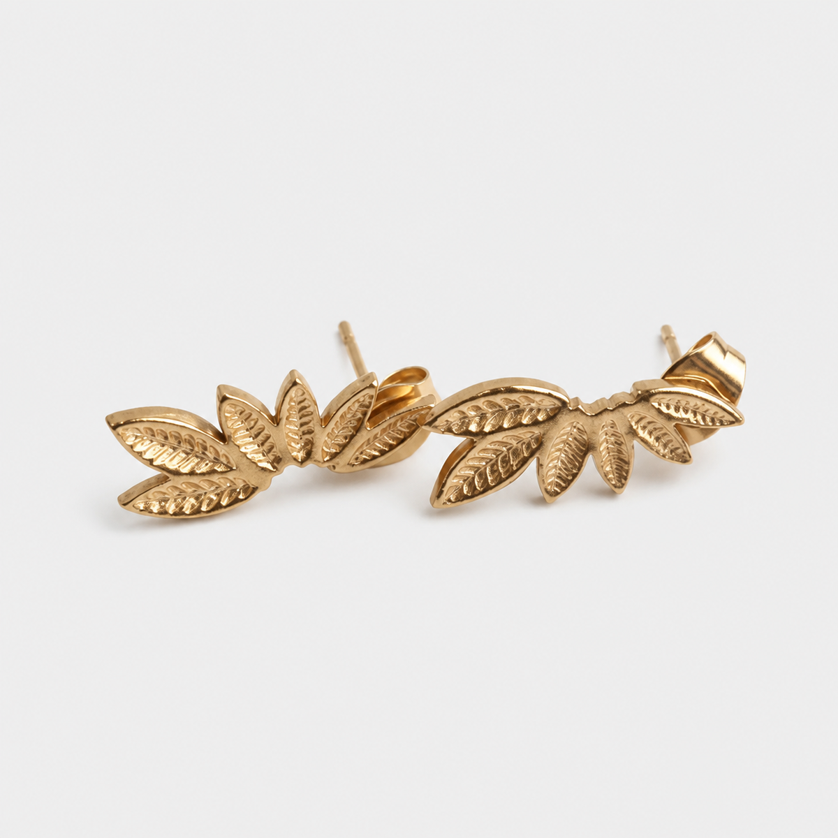Vera Gorgeous Leaves Stud Earrings