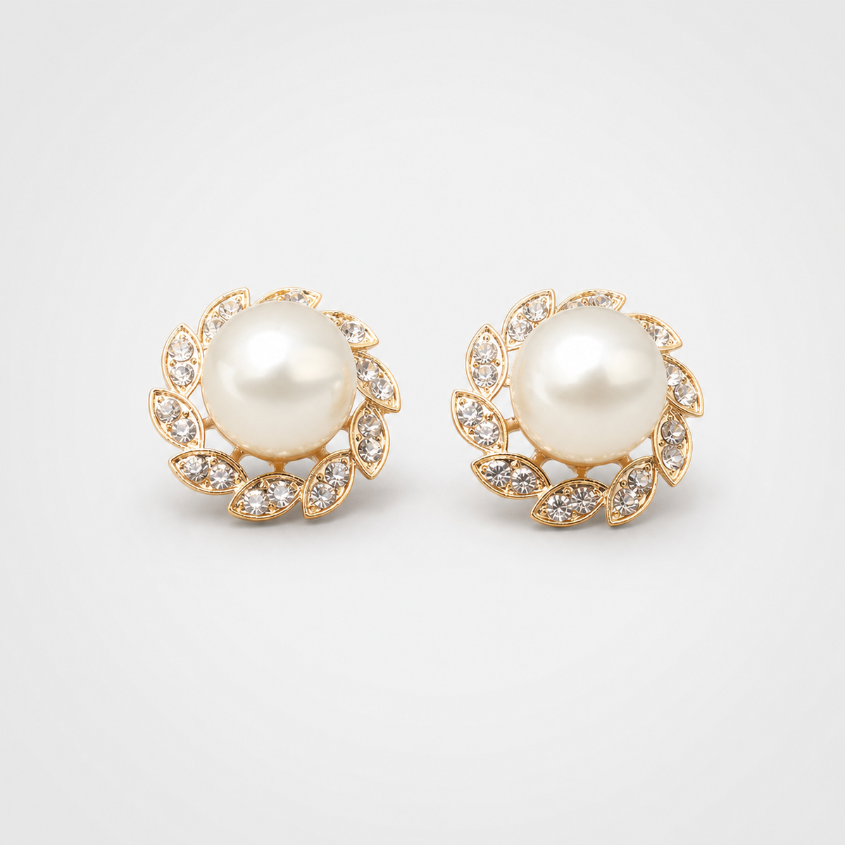 Exquisite Pearl and Shiny Leaves Earrings