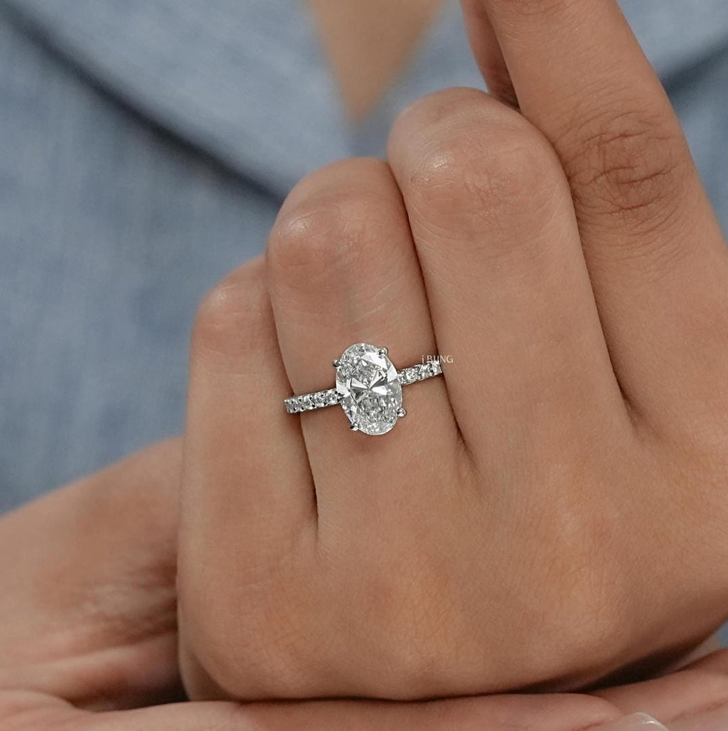 Elegant Oval-Cut Ring