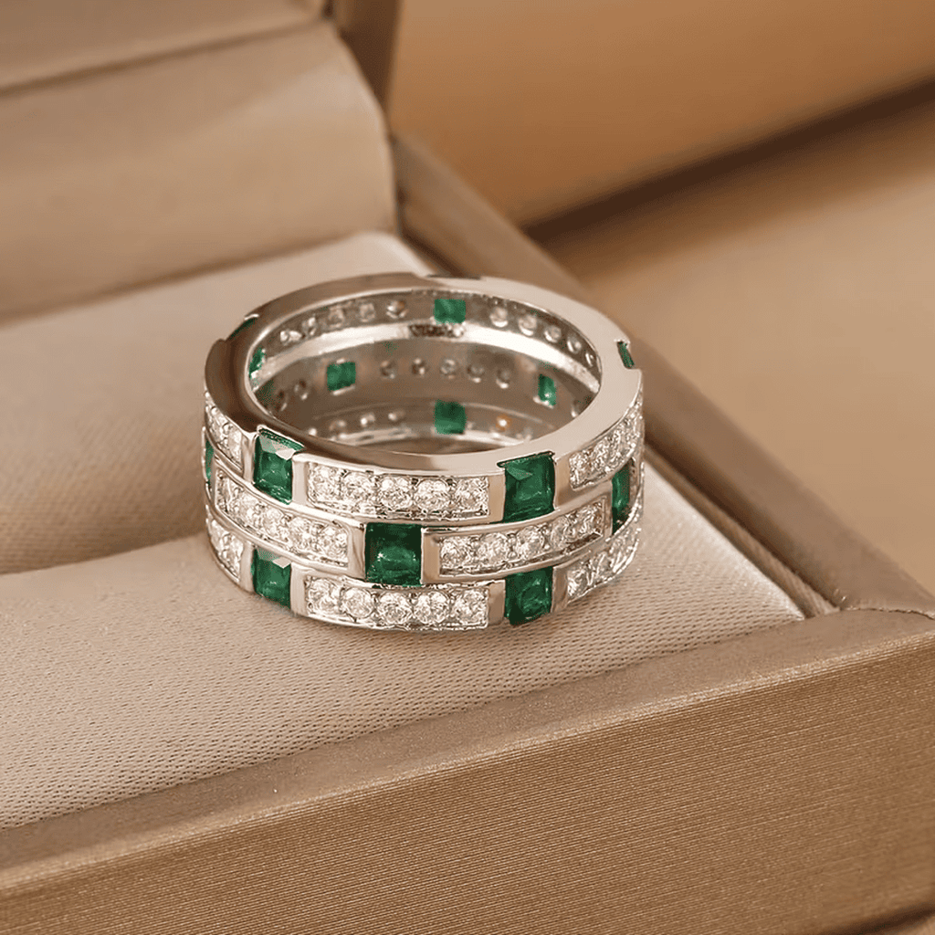 Elegant Emerald Matrix Ring
