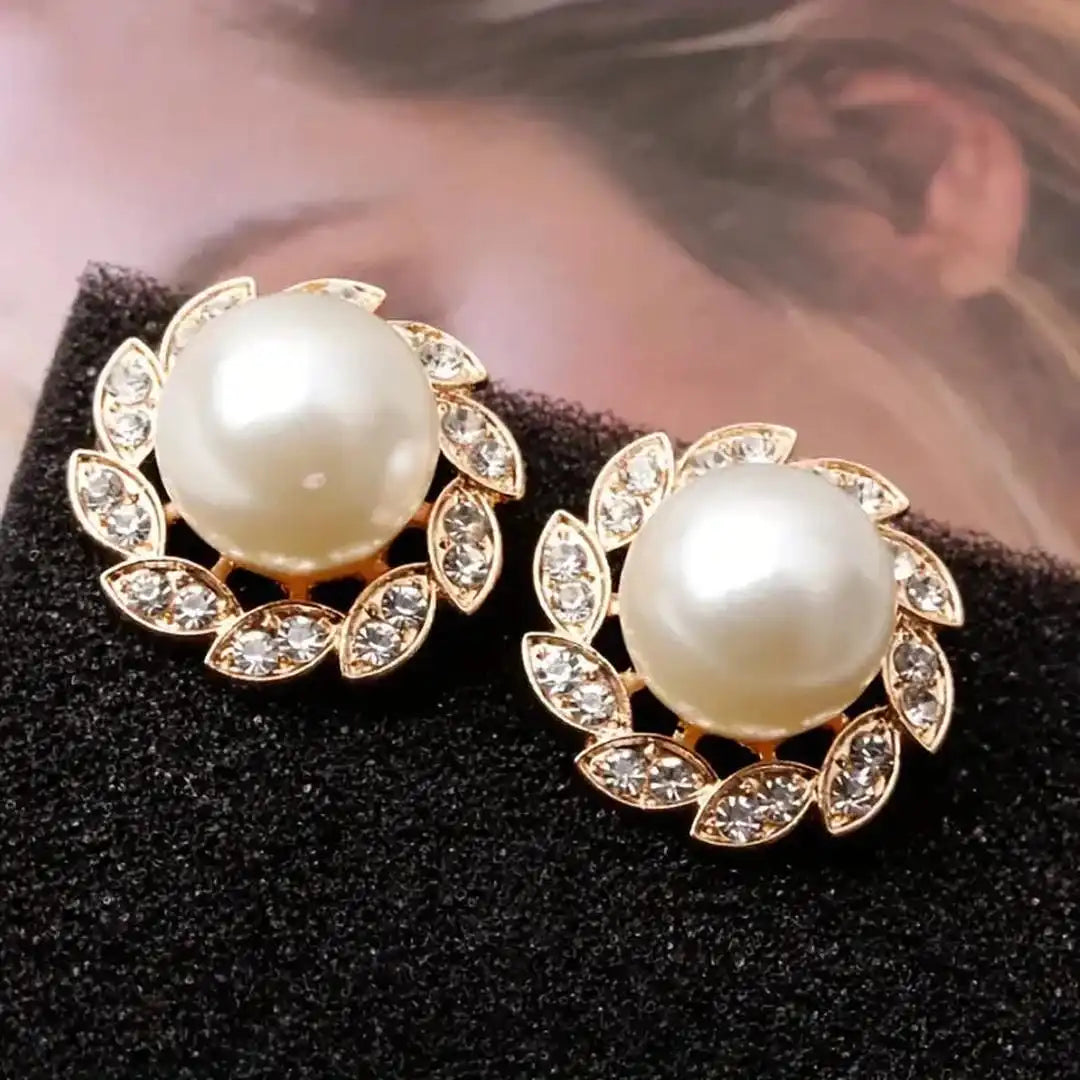 Exquisite Pearl and Shiny Leaves Earrings
