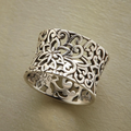 Elegant Vintage Silver Hollow Ring