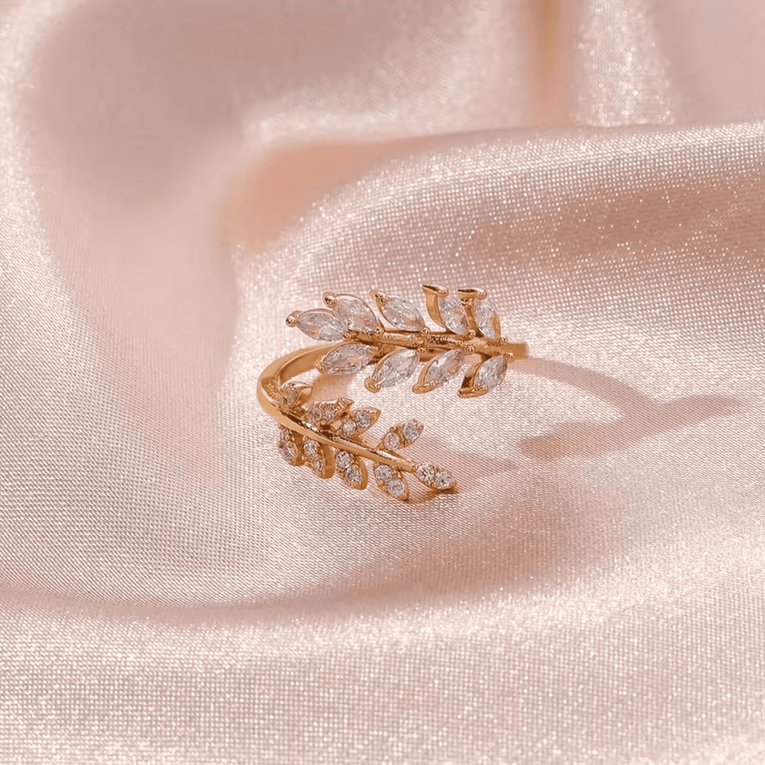 Elegant Verdant Laurel Leaf Ring