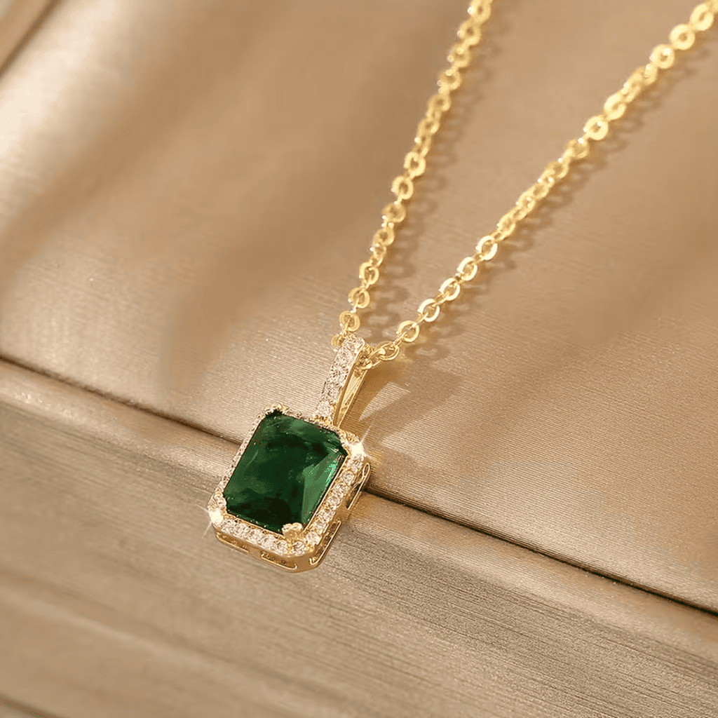 Elegant Emerald Grace Necklace