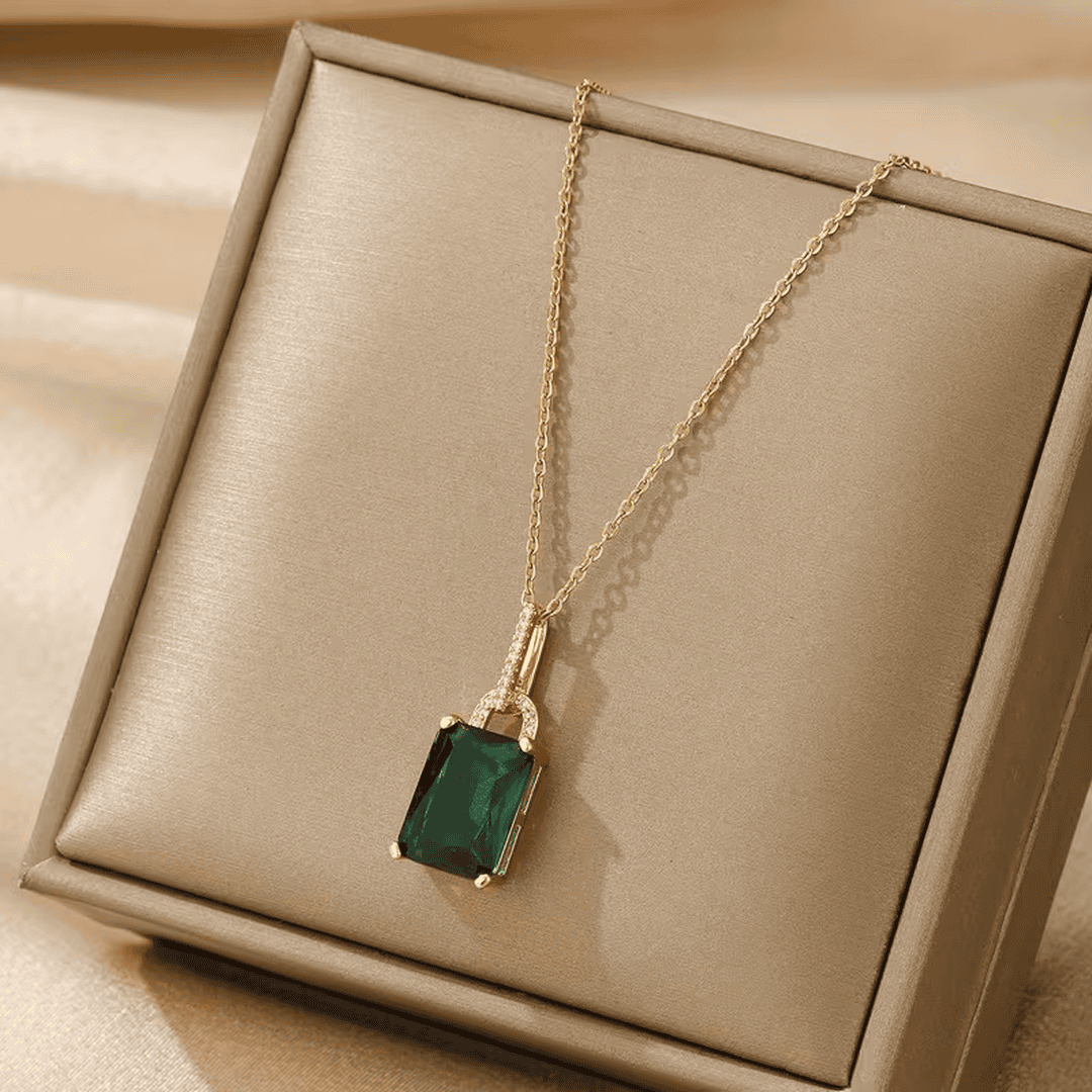 Emerald Stone Luxe Necklace